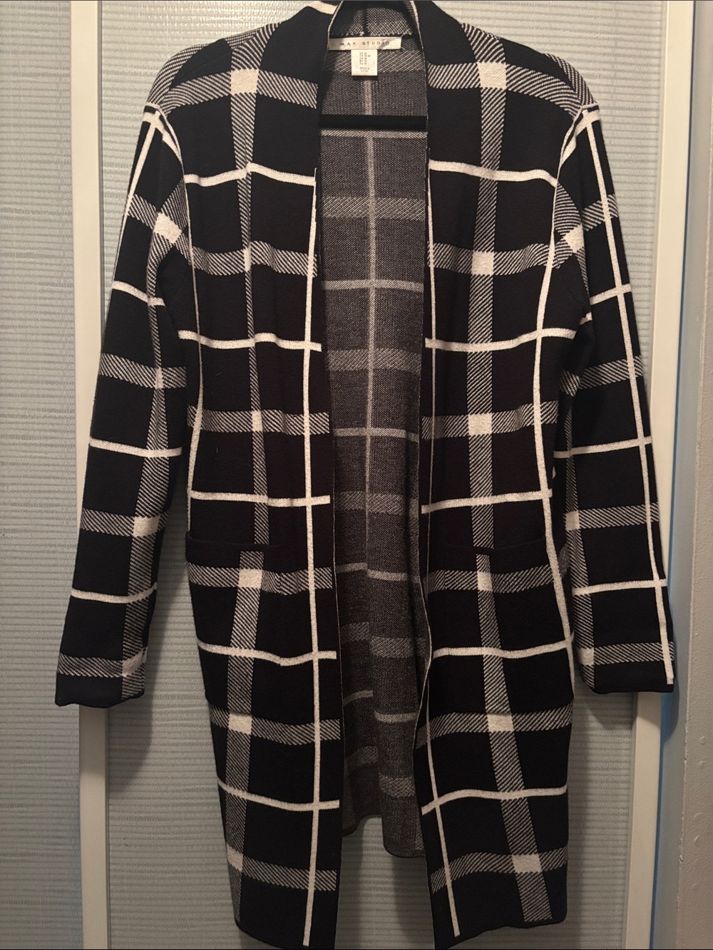 EUC Max Studio Black and White Cardigan